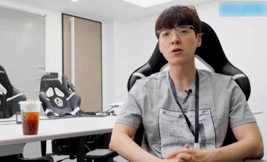 vg翻盘击败fpx后,lck玩家狂吹kkoma,三冠王教练就是不