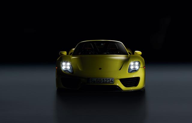 保时捷918 spyder:首款搭载三驱动单元的超级跑车
