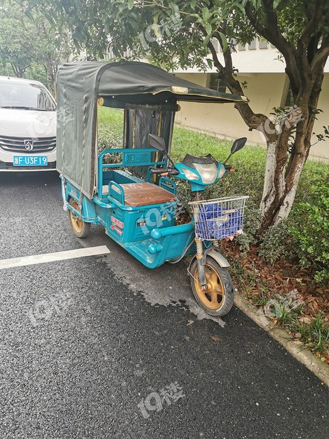 下半年孩子上小学 老人接送 想买这种三轮车 能上路么