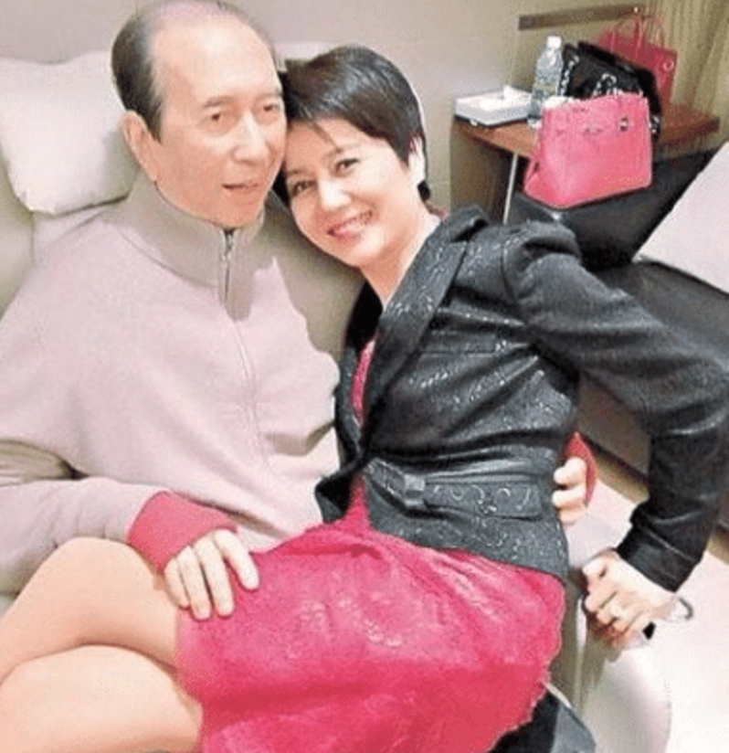 78岁的赌王何鸿燊不借助试管,为何还能生孩子?四太不小心说漏嘴