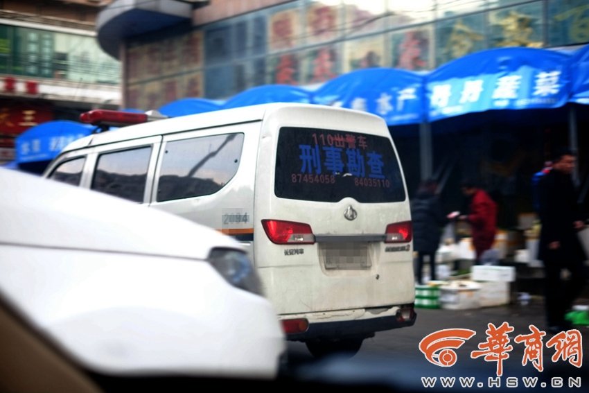 赌博厅开派出所旁 民警出警不抓人