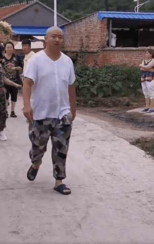 刘能被换李荣浩发文爷青结王小利送祝福爱的互动