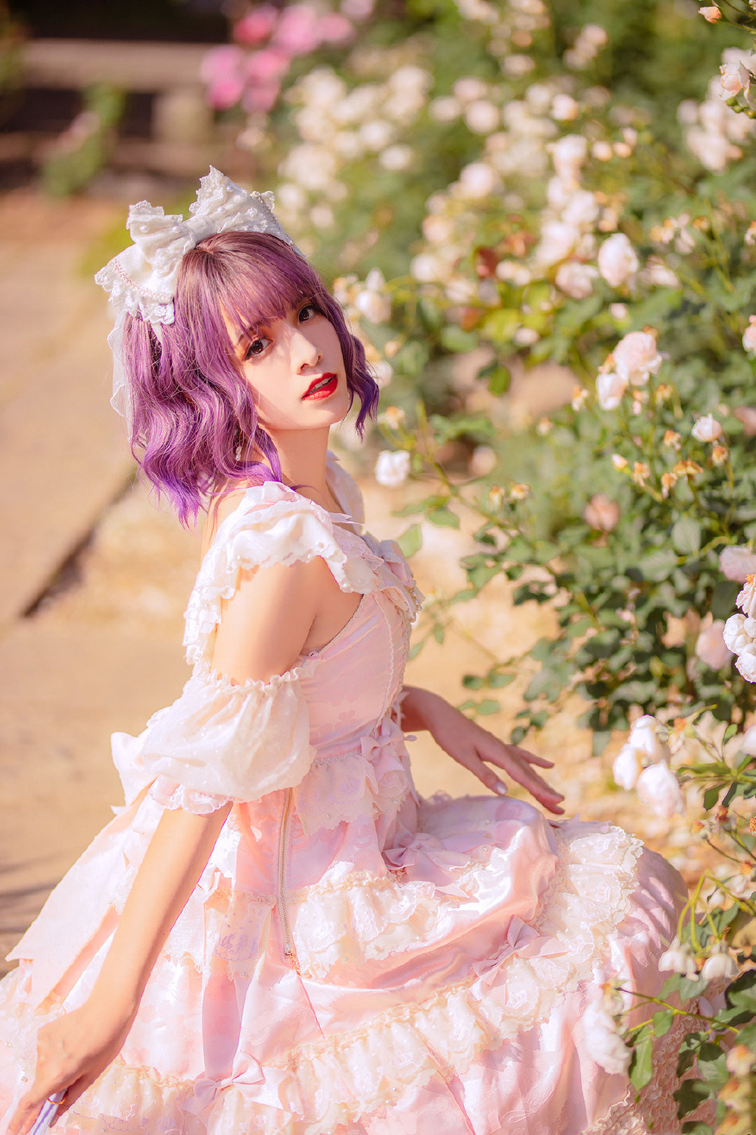 摇摆裙,蝴蝶结,蕾丝,小皮鞋,俏皮的头饰……lolita满足了无数小姐姐