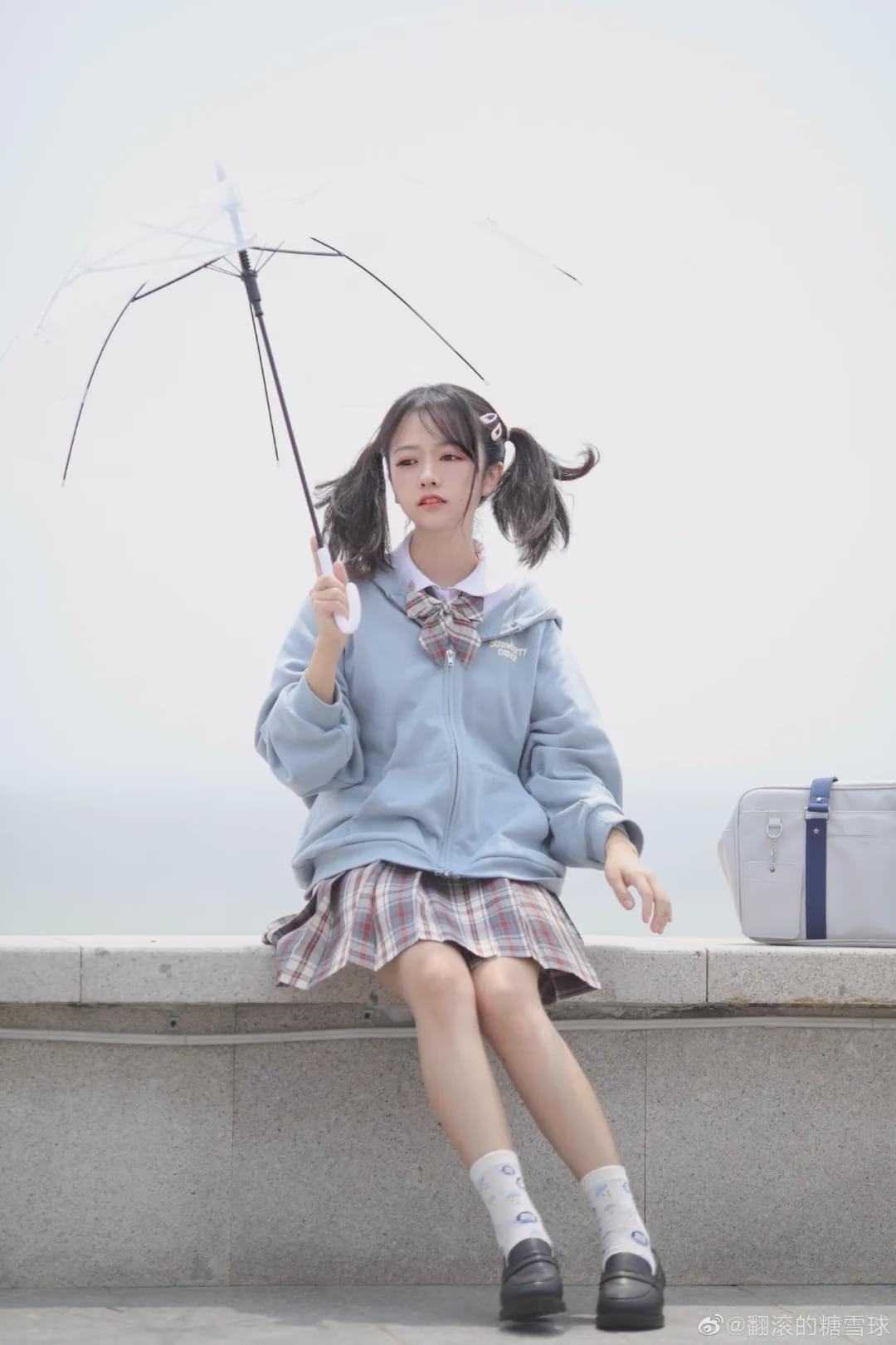 jk校服:想和你飞去热带的岛屿游泳