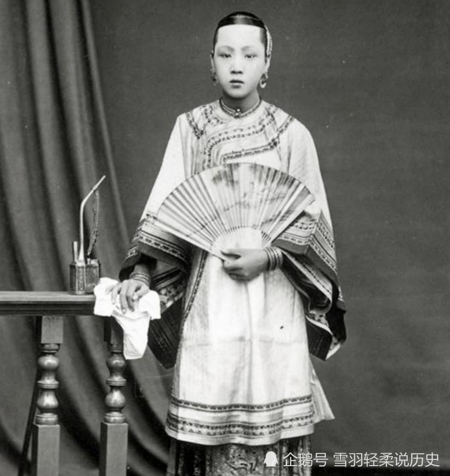 晚清李鸿章家族老照片:正室妻子端庄美丽,偏房小妾秀气惊艳!