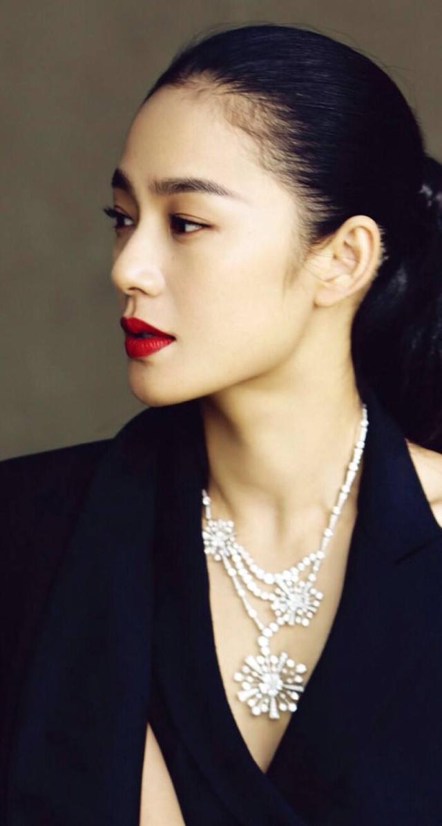李慧珍,1976年3月5日出生于浙江瑞安,中国内地女歌手. 周韵