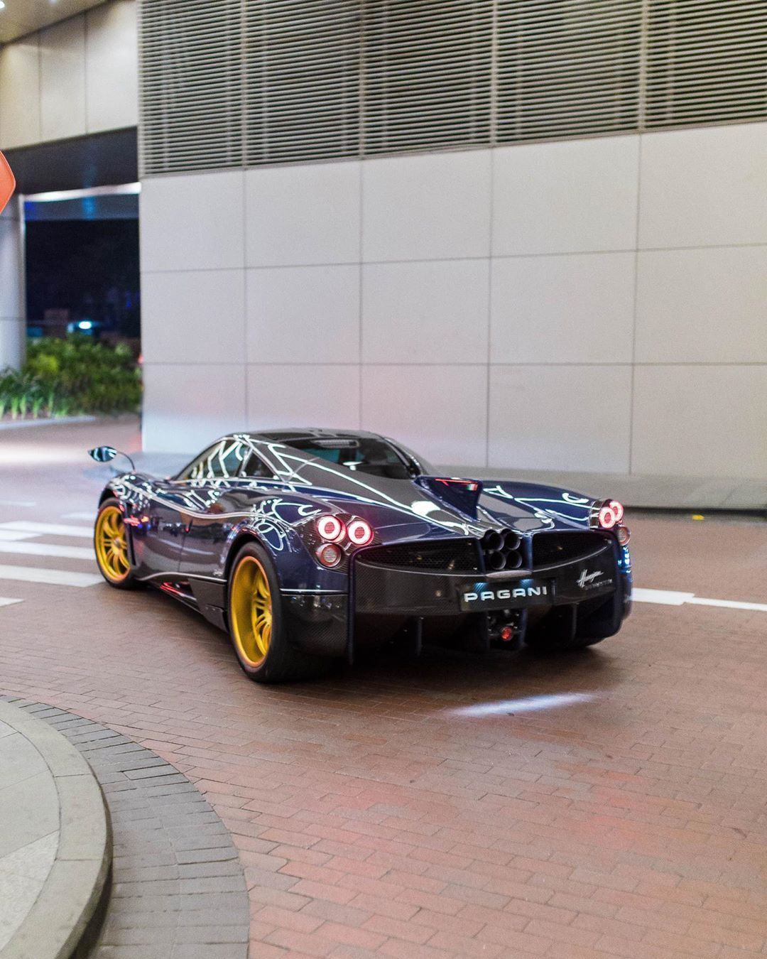 霸气侧漏的帕加尼huayra