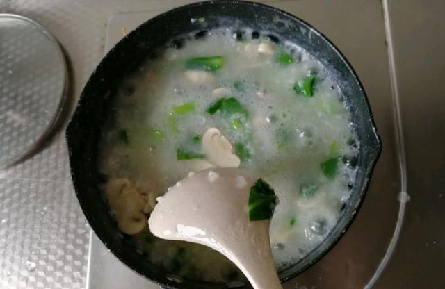 早上我就爱喝此粥,连吃3天都不腻,入口即化温暖1整天