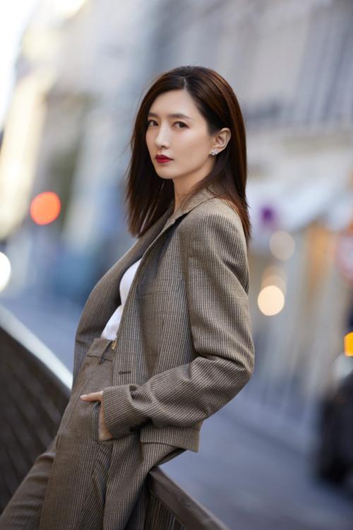 三十而已:那个王漫妮,活成了大多数一线城市青年想要的样子