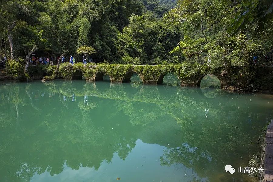 荔波小七孔 山青水碧瀑布美