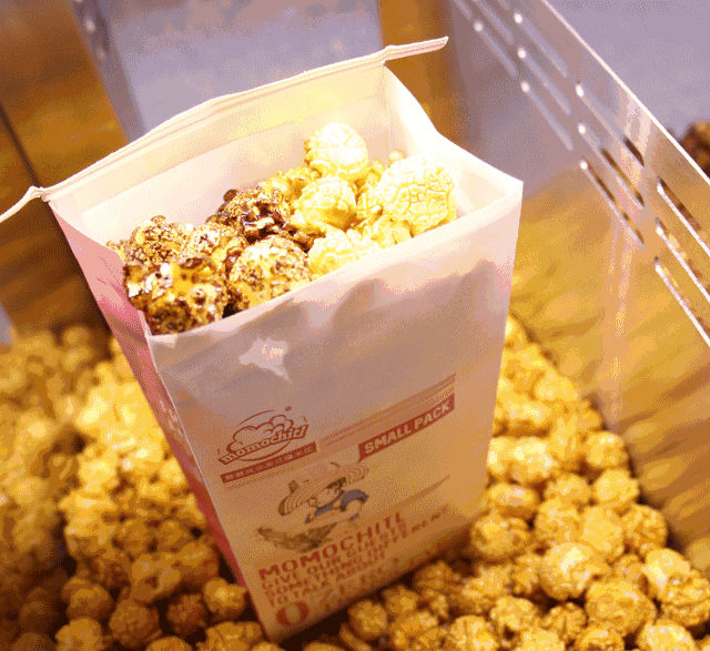 popcorn 爆米花 爆米花在美国可以说是很受欢迎的零食种类了~ 在