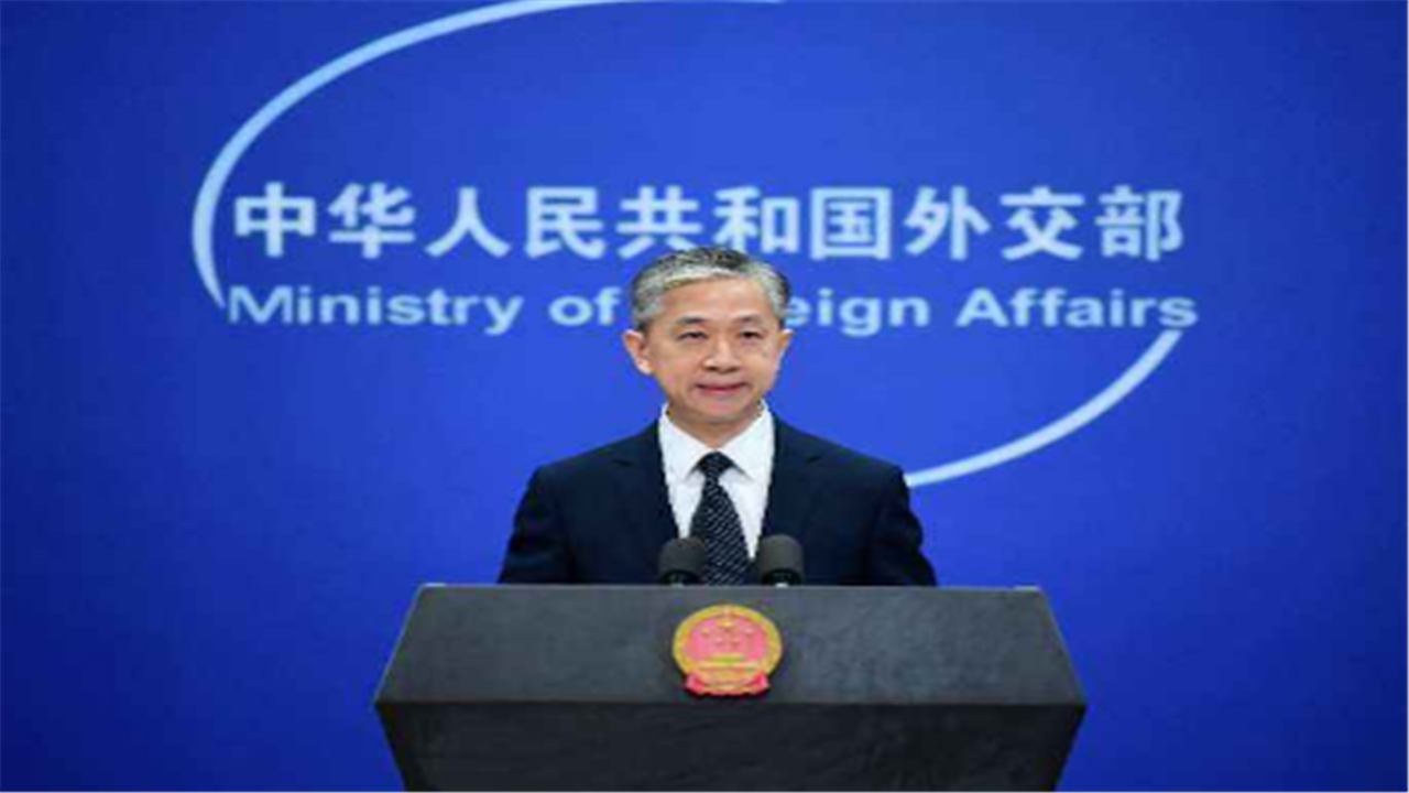 之后,新任外交部发言人汪文斌也在记者会上强调,中方敦促美国停止负面