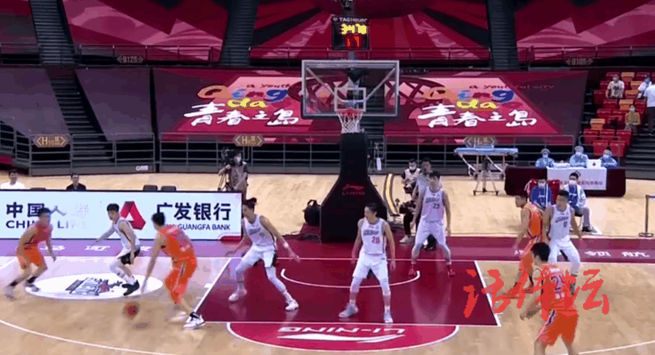 深圳男篮:沈梓捷13分5篮板,贺希宁16分,卢艺文18分5篮板4助攻,白昊天