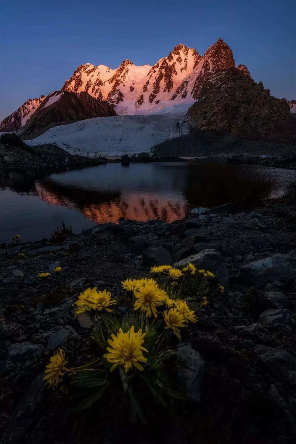 火山少年带您探秘新疆奇峰-博格达峰