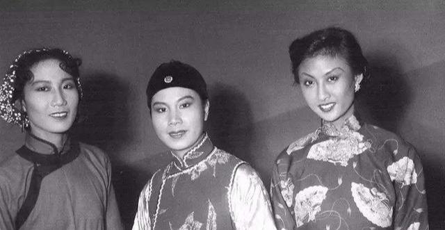 11:48 黄宗英,1925年出生于中国北京市,是著名的老一辈表演艺术家