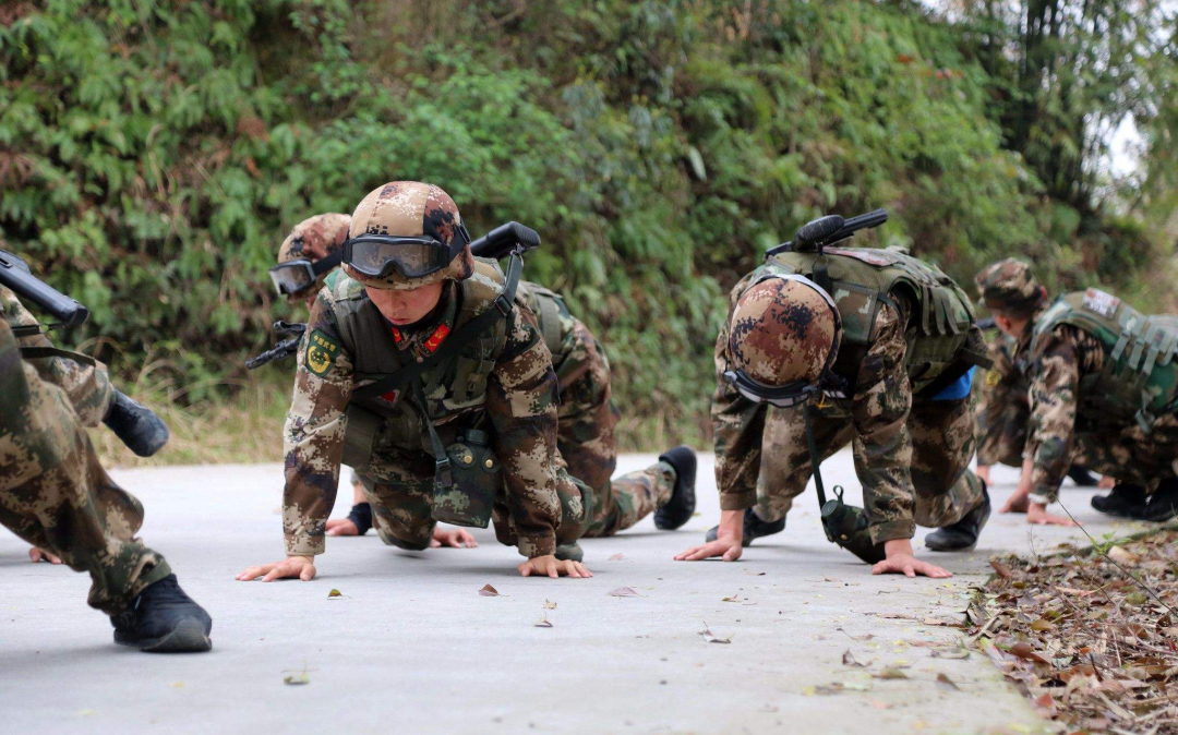 特种兵与格斗高手比试,谁会是最后赢家?几招之内就能见高下