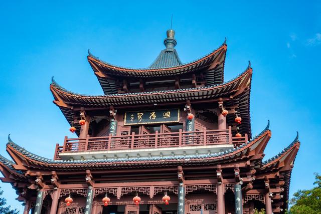 飞檐斗拱的魅力:支撑中国古建筑数千年