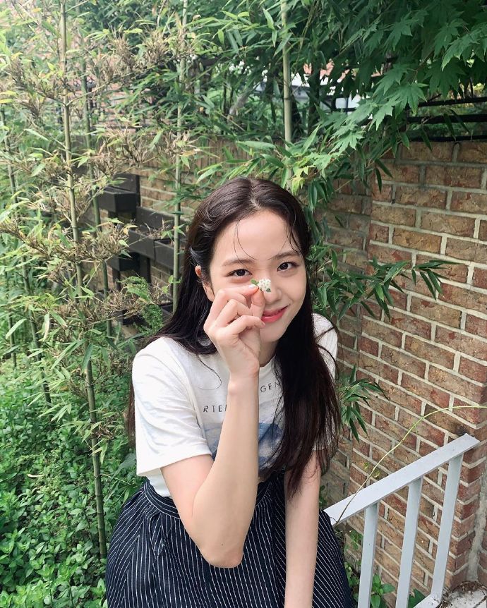 金智秀jisoo5,6月ins个人照片合集