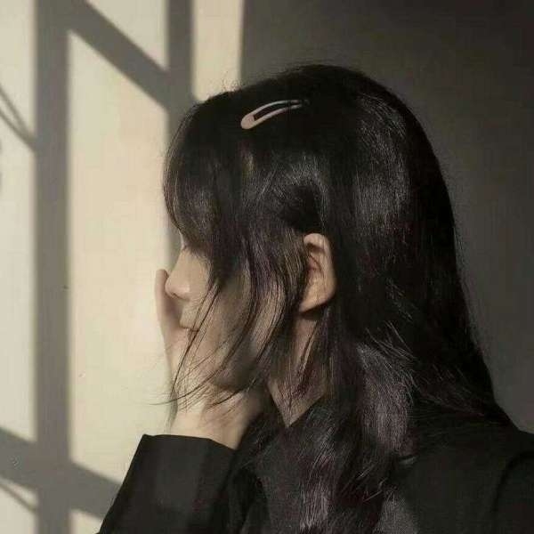 哭到心碎的qq个签:就这样吧……这样也挺好