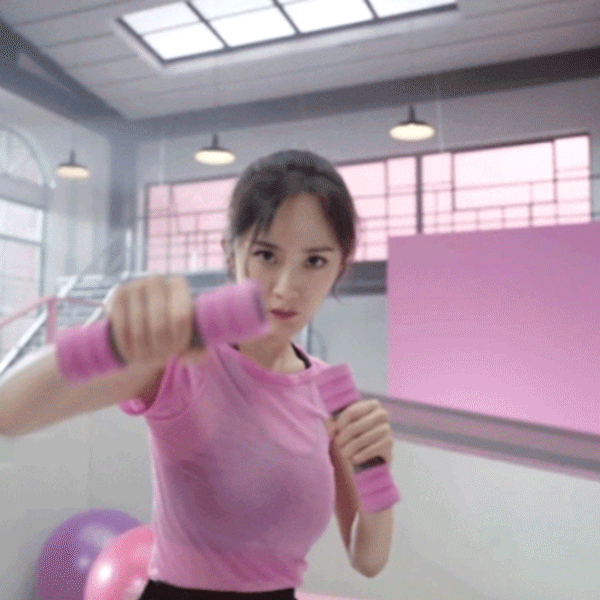 杨幂上综艺被吓掉睫毛:这个花枝乱颤的人间水蜜桃也太