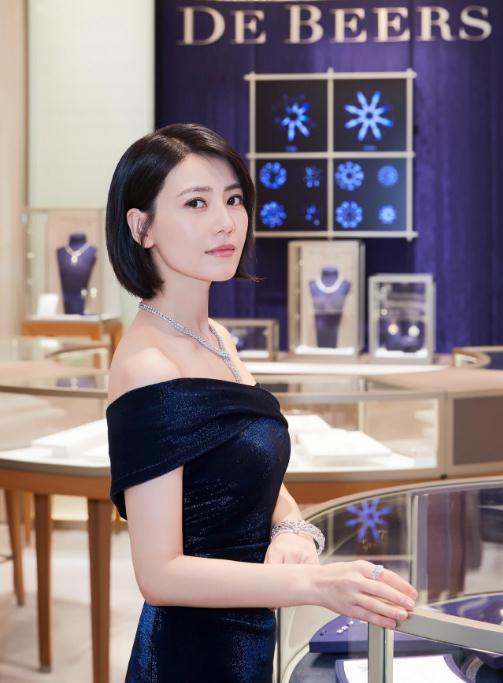 气质一流,颜值逆天,高圆圆一直很美