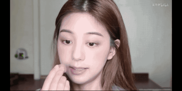 那些又纯又欲的奶猫系女生，都是怎么“装”出来的？