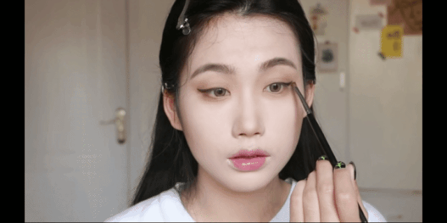 那些又纯又欲的奶猫系女生，都是怎么“装”出来的？