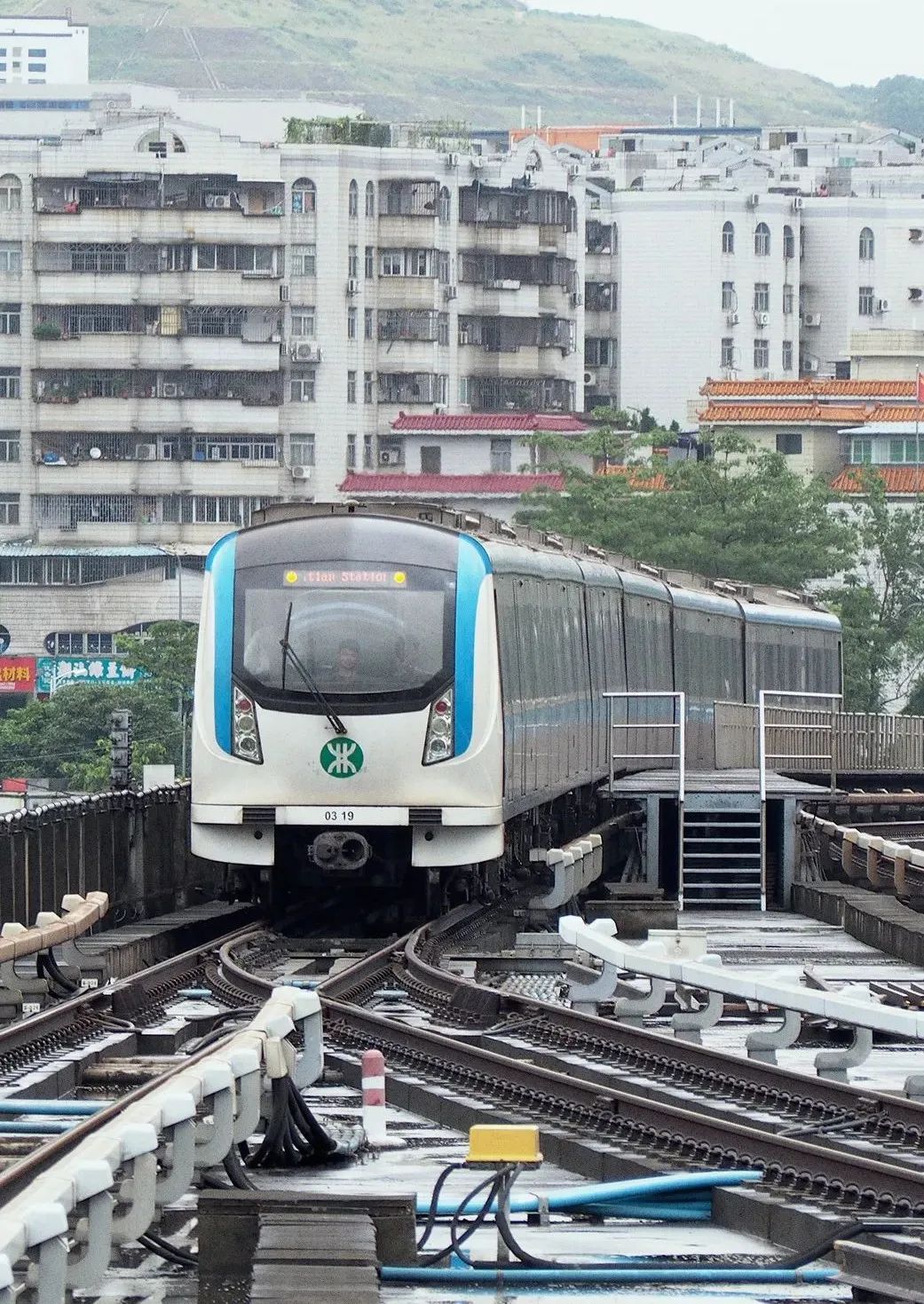 深圳地铁3号线四期工程 可行性研究报告 自2010年的12月 一辆蓝色的