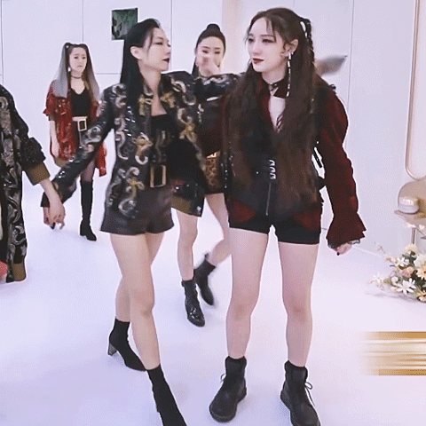 参加浪姐已经是孟佳和王霏霏认识的第13年了