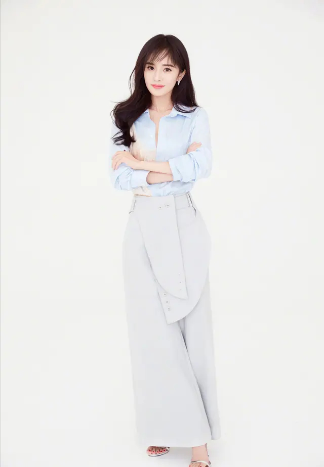 杨幂气质如兰美若天仙