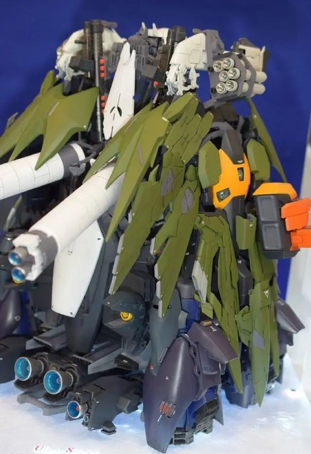 模玩控:超·超全武装重独角兽高达