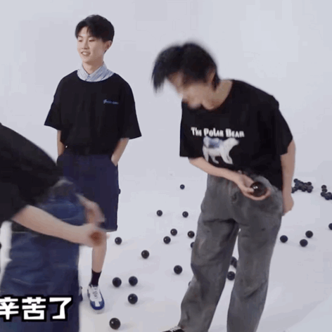 男生们好爱空气投篮的动作,这些男明星也不能幸免