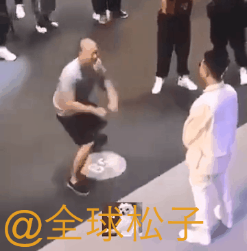 giao哥录制《新说唱》,在gai面前唱rap,动作夸张像拍段子