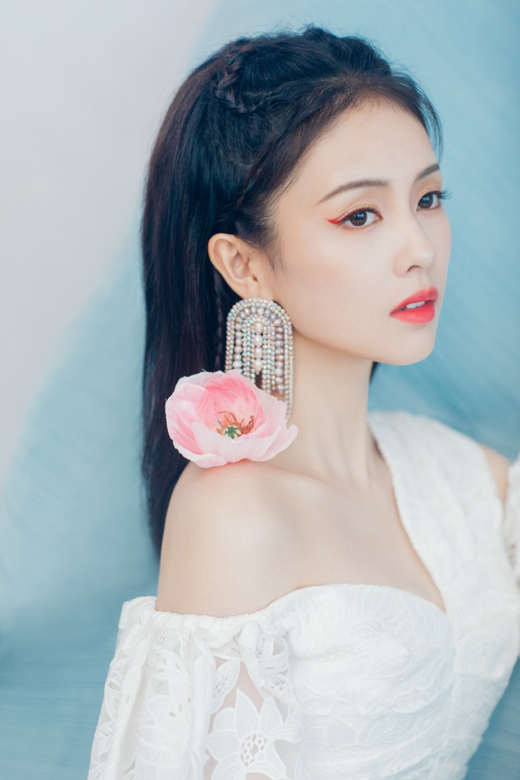 清纯不失性感 潮流派 2020-07-31 18:28 模特出身的白鹿,因神似刘诗诗