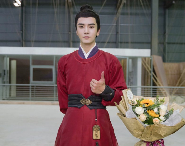 《锦衣之下》姊妹篇杀青,男主还是锦衣卫,可包拯是认真的吗?