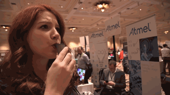 朝这机器吹口气,它就知道你的脂肪率