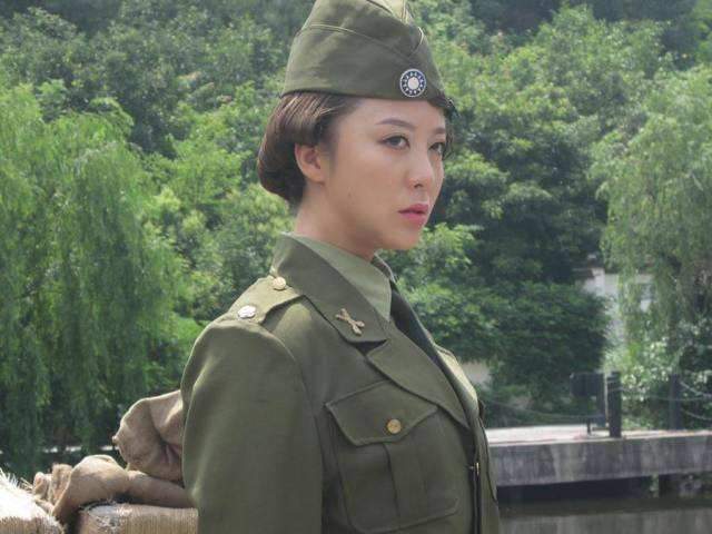 她是军统女特工,曾拼命救下对手一命,多年后反救自己一命