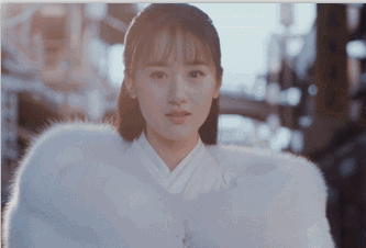 主要女主角褚璇玑与褚玲珑的年纪设定都是16岁,可能是为了显示少女感