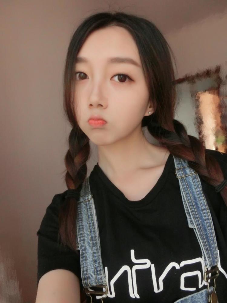 周杰伦又要直播打LOL了 嫩模们这样说