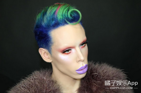 他用50000美元把自己變成無性外星人