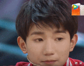 总有一个打动你，看完明星的悲惨童年你哭了没？