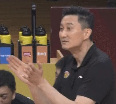 赵睿强硬21杜峰抢镜竖大拇指点赞还是你懂我