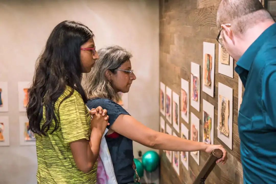 星巴克包装袋上的60幅画,寄托着这位外籍人士的“古北情缘”!