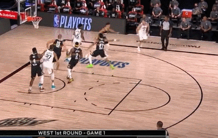 普拉姆利前场摘板助攻莫里斯命中掘金首节第7记三分