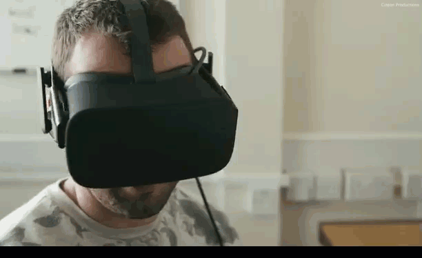 用VR头盔辅助飞行员训练 飞机降落可以更加精准
