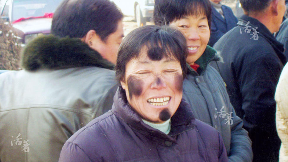 活着：中国婚礼二十年 从自行车到超跑