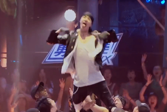 《街舞3》水擂台燃炸,王一博踩水过于狂野,