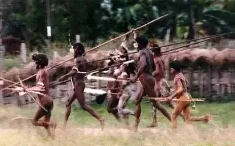 挑食?为何恐怖食人族只吃女人? 盘点食人族的各类“野味”盘中餐