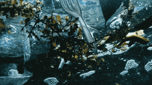 比如荷兰的非营利组织the ocean cleanup设计了一艘船,叫做
