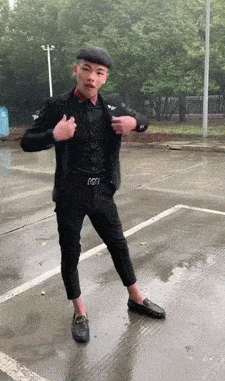 精神小伙全国各地都有,但是好像全国的精神小伙都能整出一句句带有